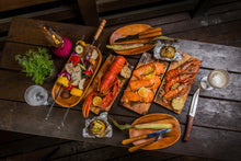 Laden Sie das Bild in den Galerie-Viewer, AMZBBQ® Premium Grillplanken - 100% Zedernholz aus Nordamerika - 28 x 14 cm Räucherbretter für Lachs & Fleisch…